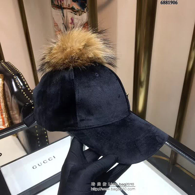 DIOR迪奧 火爆新款 羊絨搭配毛球鴨舌帽 6881906 LLWJ5656
